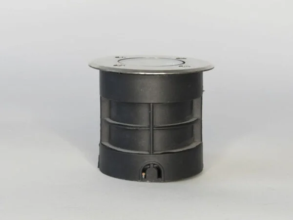 underground spot 5w cob sanding vertically on a support